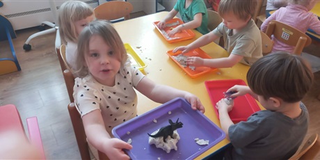 Powiększ grafikę: Dzień Dinozaura w grupie II