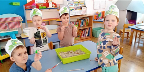 Powiększ grafikę: Dzień Dinozaura w grupie III