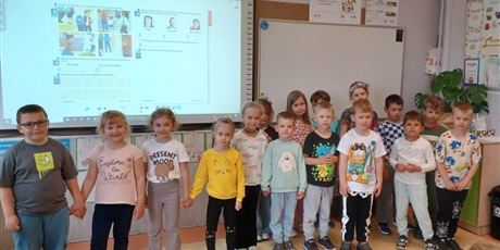Powiększ grafikę: Ekoludki w sali komputerowej