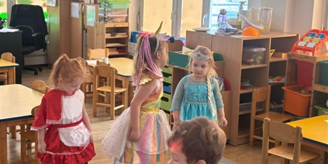 Powiększ grafikę: Bal karnawałowy w grupie Bajkoludków