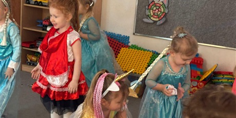 Powiększ grafikę: Bal karnawałowy w grupie Bajkoludków