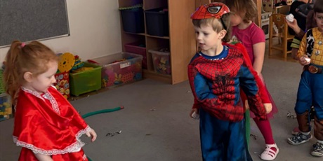 Powiększ grafikę: Bal karnawałowy w grupie Bajkoludków