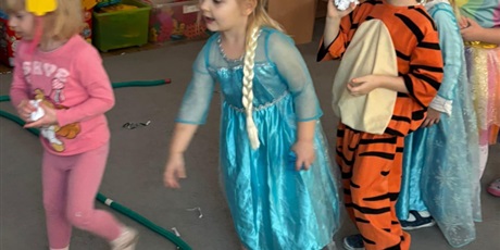 Powiększ grafikę: Bal karnawałowy w grupie Bajkoludków