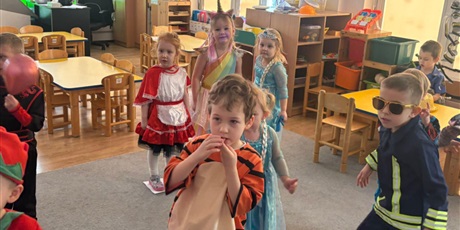 Powiększ grafikę: Bal karnawałowy w grupie Bajkoludków