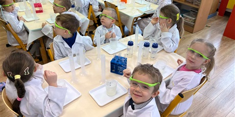 Powiększ grafikę: gr-iii-i-gr-iv-warsztaty-chemiczne-673902.jpg