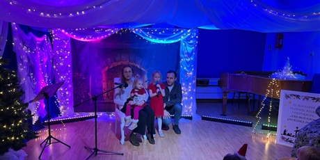 Powiększ grafikę: iii-rodzinny-festiwal-koled-i-pastoralek-nad-betlejem-gwiazdka-swieci-661103.jpg