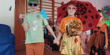 Powiększ grafikę: jesienny-pokaz-mody-651169.jpg