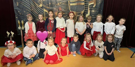 Powiększ grafikę: konkurs-piosenki-patriotycznej-w-maciusiu-659233.jpg