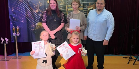 Powiększ grafikę: konkurs-piosenki-patriotycznej-w-maciusiu-659248.jpg