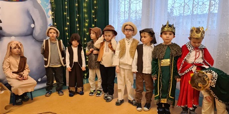 Powiększ grafikę: KOSMOLUDKI przedstawiły JASEŁKA w KLUBIE MACIUŚ dla SENIORÓW z naszego osiedla