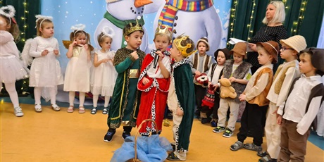 Powiększ grafikę: KOSMOLUDKI przedstawiły JASEŁKA w KLUBIE MACIUŚ dla SENIORÓW z naszego osiedla