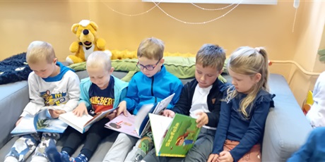 Powiększ grafikę: Zajęcia edukacyjne w bibliotece o jesieni