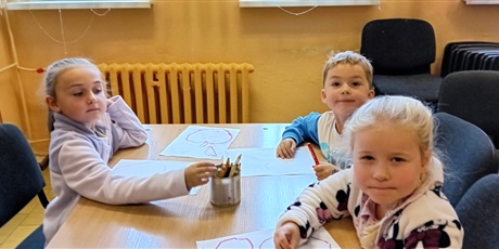Powiększ grafikę: Zajęcia edukacyjne w bibliotece o jesieni