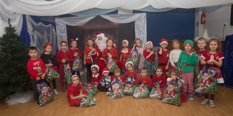 Powiększ grafikę: Kosmoludki z Mikołajem