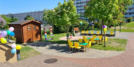 Powiększ grafikę: Na zdjęciu nasz plac zabaw