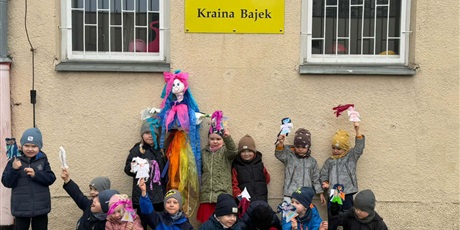 Powiększ grafikę: Bajkoludki witają wiosnę 