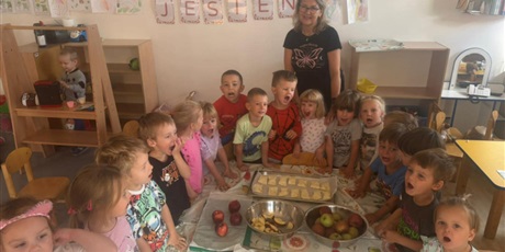 Powiększ grafikę: Dzień JABŁKA w grupie II