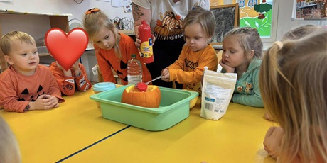 Powiększ grafikę: Bajkoludki - Święto Dyni w grupie II