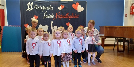 Powiększ grafikę: Krasnoludki - obchody Święta Niepodległości