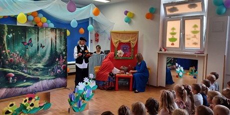 Powiększ grafikę: teatrzyk-czerwony-kapturek-w-wykonaniu-pan-z-krainy-bajek-626707.jpg