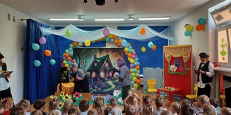 Powiększ grafikę: teatrzyk-czerwony-kapturek-w-wykonaniu-pan-z-krainy-bajek-626715.jpg