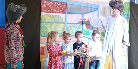 Teatrzyk pt. "Przyjaciele" w wykonaniu aktorów z Teatru Duet