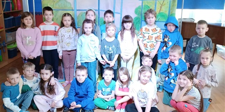 Powiększ grafikę: Na zdjęciu dzieci z grupy IV