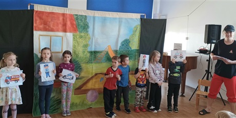 Teatrzyk pt. "Wojtek strażak" w wykonaniu aktorów Teatru Duet