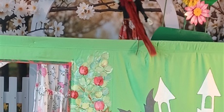 Powiększ grafikę: Na zdjęciu dekoracja