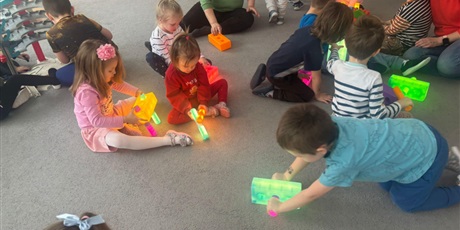 Powiększ grafikę: Walentynki Bajkoludków z dziećmi z P40