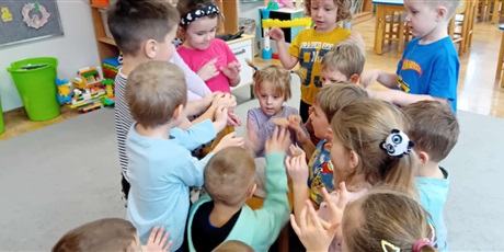 Powiększ grafikę: Andrzejkowe wróżby w grupie III