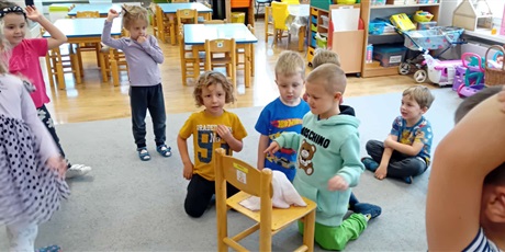 Powiększ grafikę: Andrzejkowe wróżby w grupie III