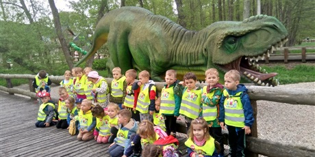 Powiększ grafikę: Dzieci z grupy II na wycieczce w Parku Ewolucji w Sławutówku