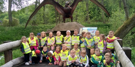 Powiększ grafikę: Dzieci z grupy II na wycieczce w Parku Ewolucji w Sławutówku