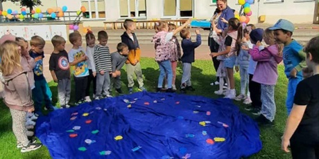 Powiększ grafikę: zabawa-integracyjna-pod-haslem-przedszkolaki-w-akcji-razem-bawimy-sie-najlepiej-w-ramach-obchodu-dnia-przedszkolaka-640223.jpg