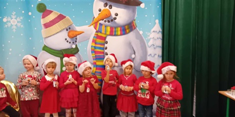 Powiększ grafikę: Kosmoludki na zabawie mikołajkowej w Maciusiu