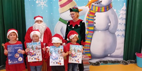 Powiększ grafikę: Kosmoludki na zabawie mikołajkowej w Maciusiu