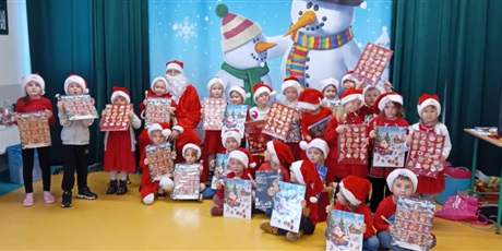 Powiększ grafikę: Kosmoludki na zabawie mikołajkowej w Maciusiu