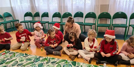 Powiększ grafikę: Ekoludki - zabawa mikołajkowa w Maciusiu