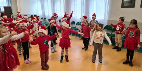 Powiększ grafikę: Ekoludki - zabawa mikołajkowa w Maciusiu