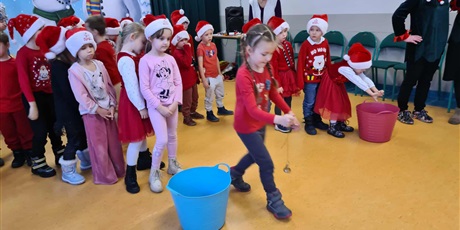 Powiększ grafikę: Ekoludki - zabawa mikołajkowa w Maciusiu