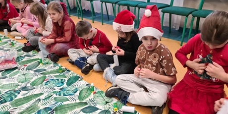 Powiększ grafikę: Ekoludki - zabawa mikołajkowa w Maciusiu