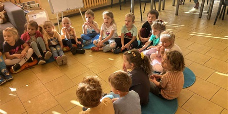 Powiększ grafikę: Zajęcia edukacyjne w bibliotece pt. „Dary jesieni”