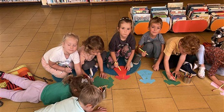 Powiększ grafikę: Zajęcia edukacyjne w bibliotece pt. „Dary jesieni”