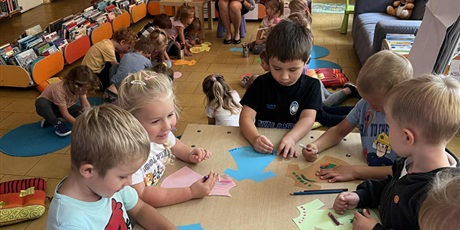 Powiększ grafikę: Zajęcia edukacyjne w bibliotece pt. „Dary jesieni”