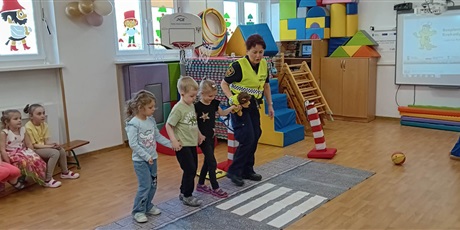 Powiększ grafikę: Zajęcia edukacyjne ze Strażą Miejską Autochodzik - grupa III
